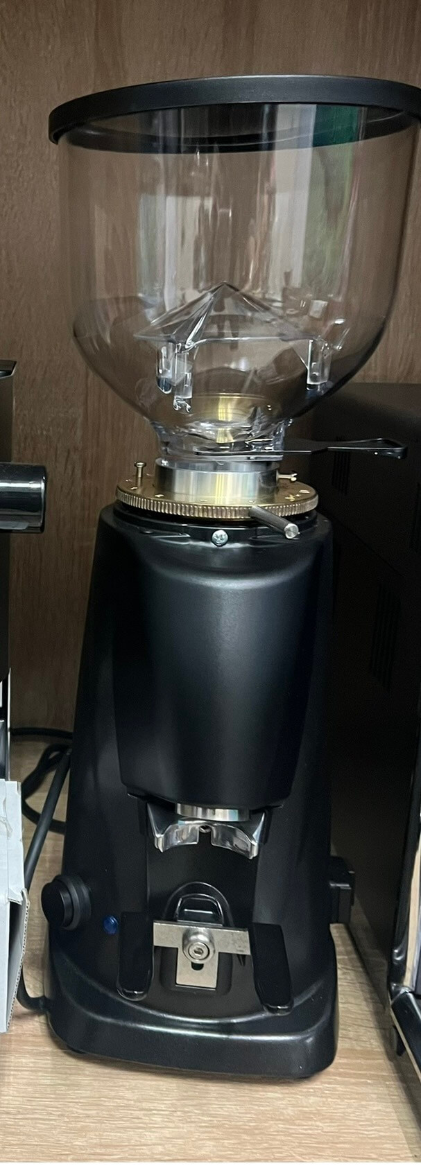 Thanh lý máy xay cà phê Fiorenzato F4 ECO hàng trưng bày